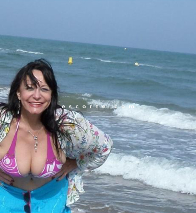 accompagnatrice escorte escort Valence Helianee